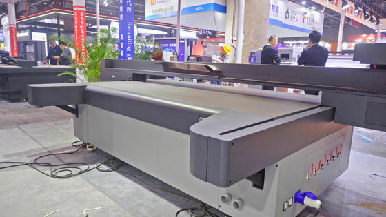 Stampa a piattaforma UV a LED di precisione per vari materiali