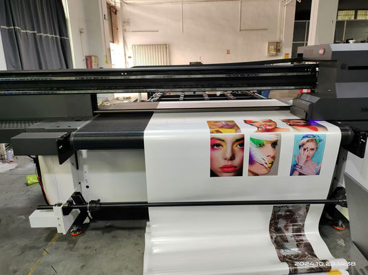 Stampa a rotolo a piattaforma UV con sistema di curatura a LED per la stampa multicolore