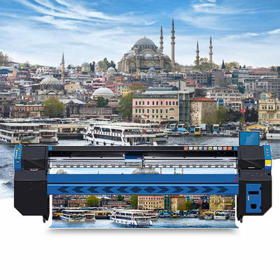 Stampa automatica a rotoli con sistema di asciugatura UV