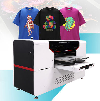 Stampa DTG per tessuti di abbigliamento 450 kg Peso lordo 1/300 pollici Spaziamento a spruzzo Performance duratura